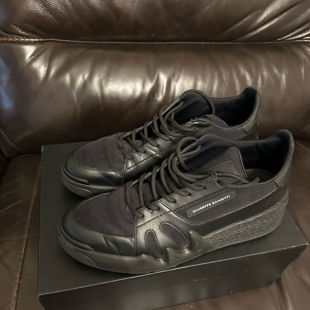 Giuseppe Zanotti in great condition